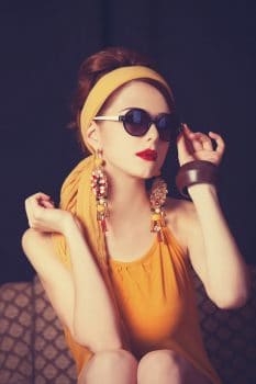 What is a Sex Kitten? (And 30 Traits to Cultivate & Channel Yours)