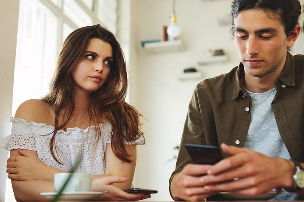 Are Your social Media habits hurting your relationship