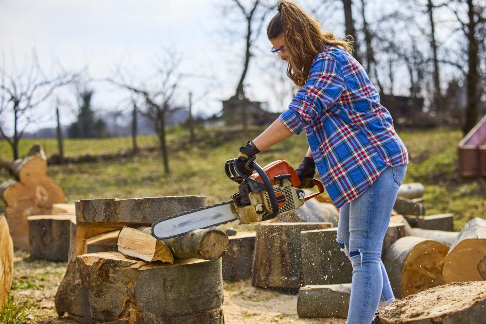 How To Select The Right Chainsaw Size For Firewood