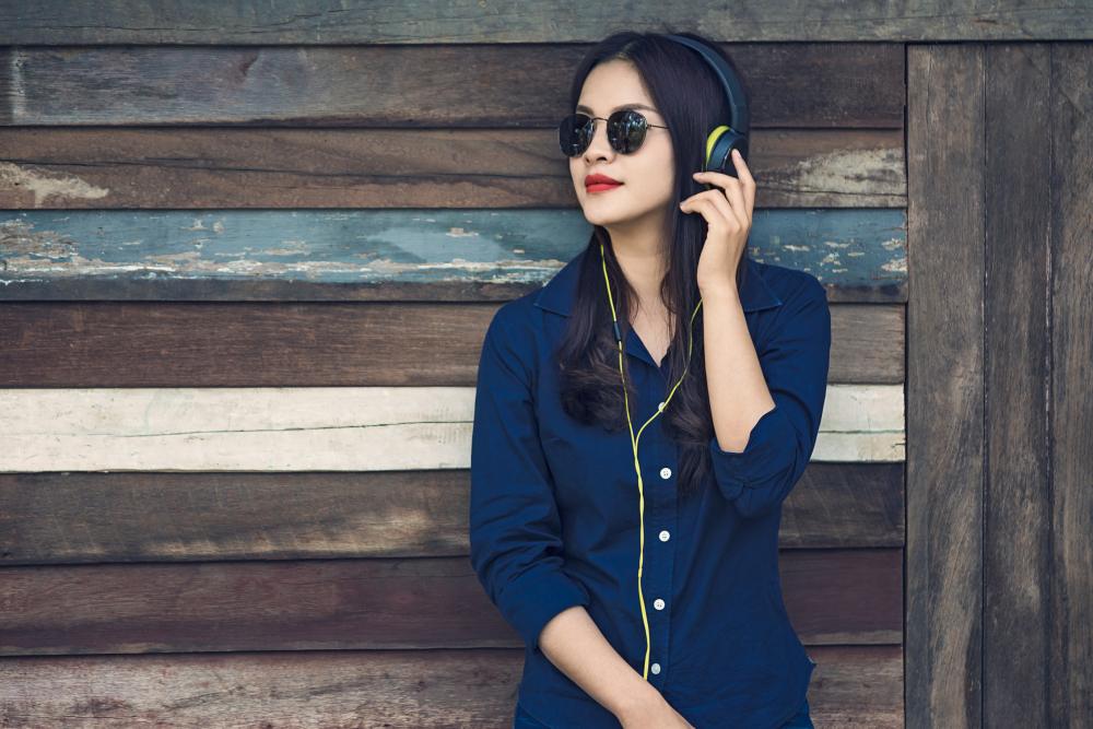 How to Keep Your Hearing Sharp as You Age: An Essential Guide