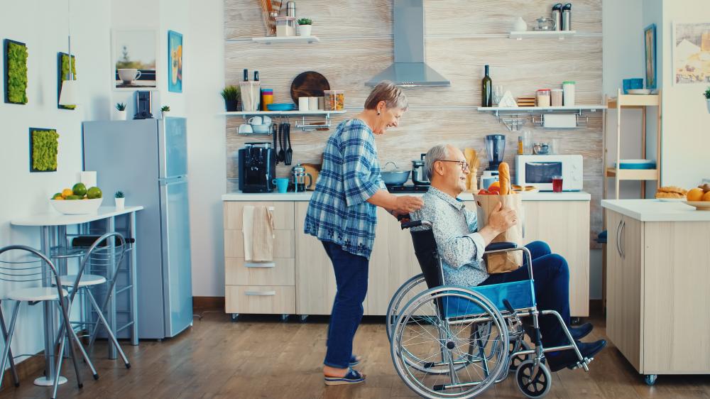 Supporting Seniors After Transitioning into a Wheelchair: A Guide for Caregivers and Families