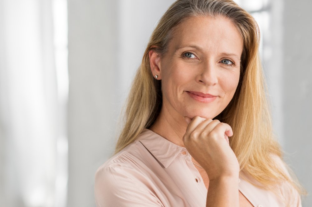 Aging Gracefully: How Online Peptide Therapy Supports Women in Midlife
