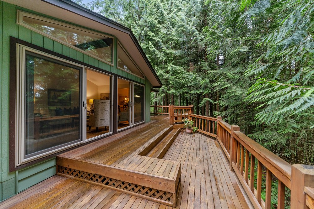 How to Match a Custom Deck to Your Home’s Architecture