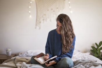12 Journal Prompts for Forgiving Yourself and Finding Peace