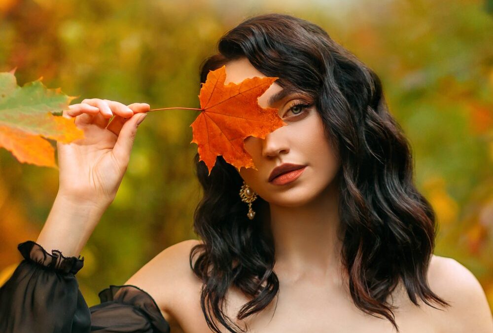 25 Journal Prompts to Unmask Your True Self and Live Freely