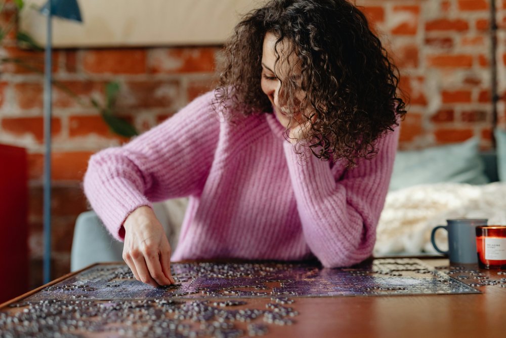 How Do Jigsaw Puzzles Help Professionals Relax and Mentally Reset After Work?