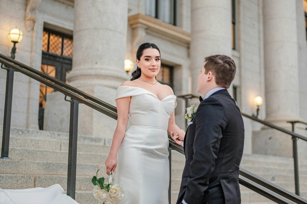 Courthouse Wedding Dress Ideas for a Simple & Elegant Civil Ceremony
