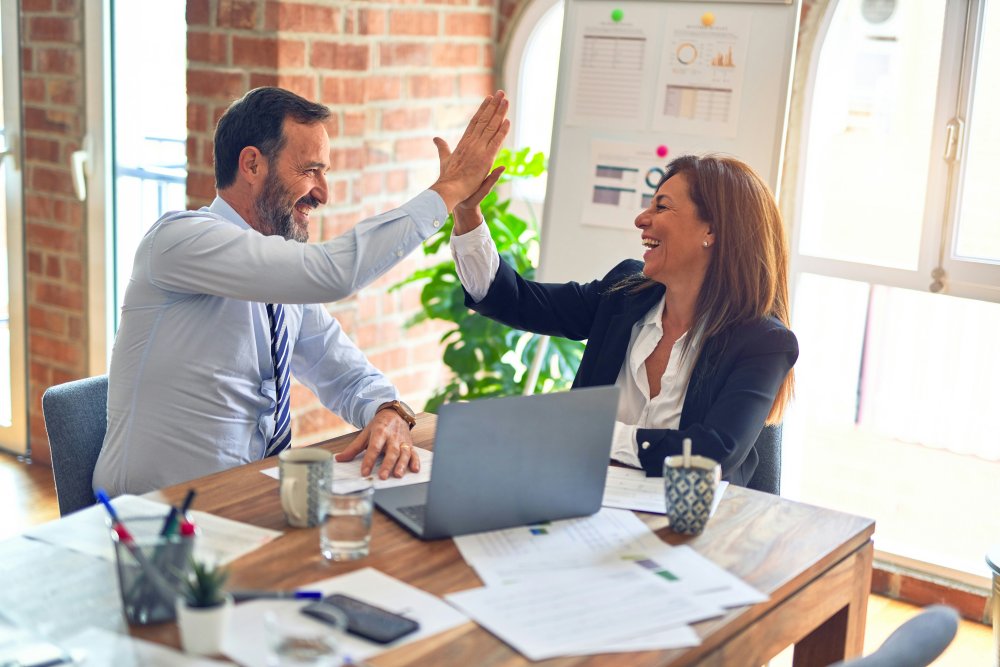 Why Partnering with an Experienced Business Coach Accelerates Leadership Development