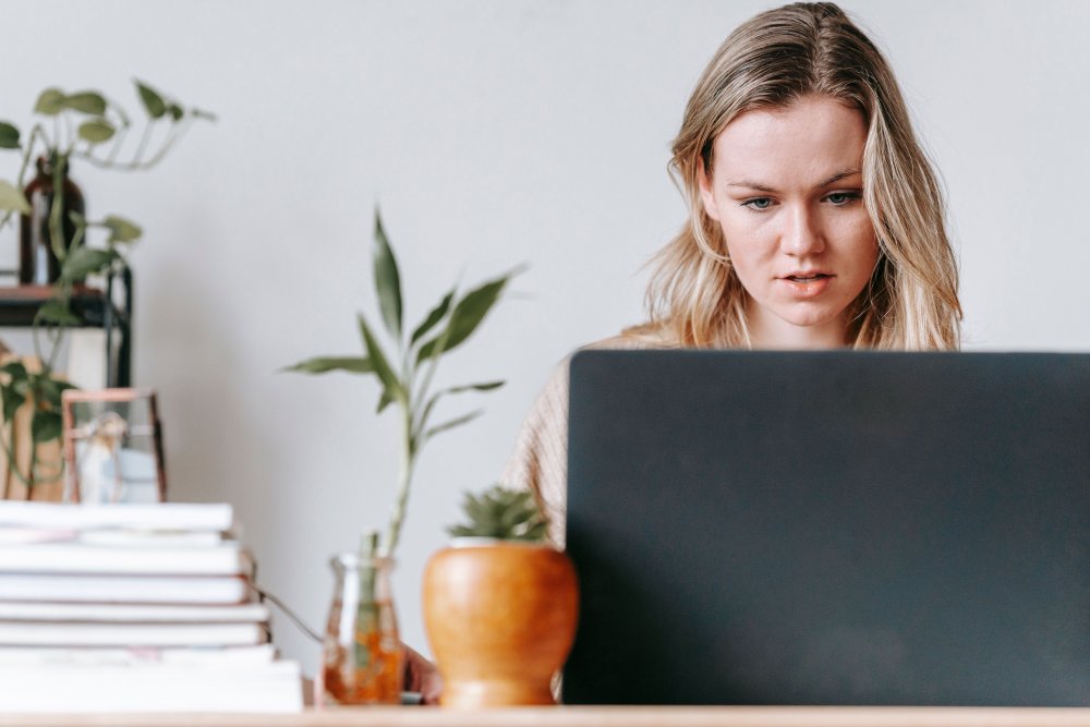 Why Your Brain Needs a Clean Break Between Tasks